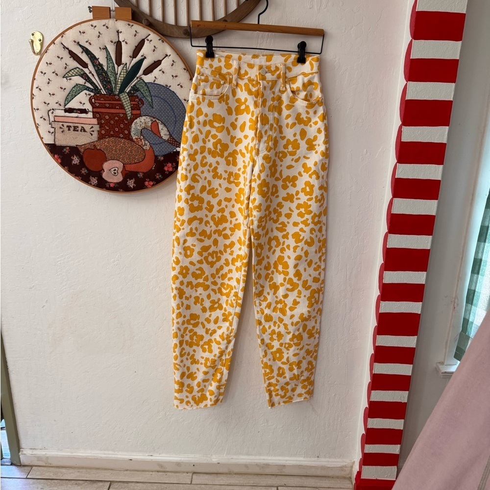 MOTHER The Curbside Heel Fray Straight Leg Jeans Sz 26 Floral Leopard Yellow - Picture 8 of 8
